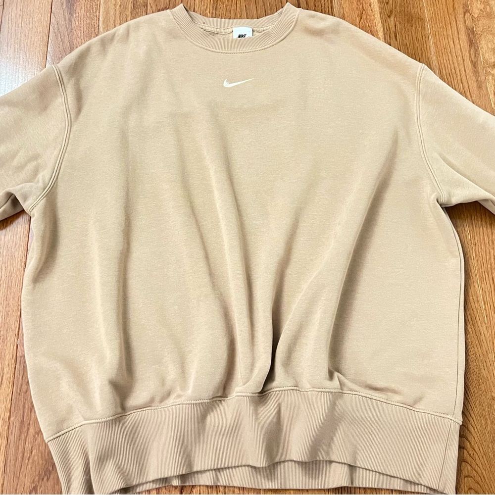 Nike Men's Beige Crewneck Sweater
